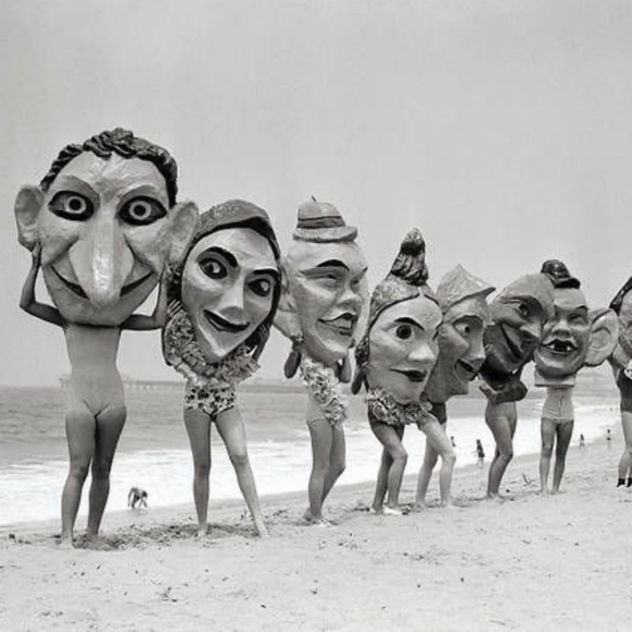 BLACK & WHITES - Picture 5 of 8